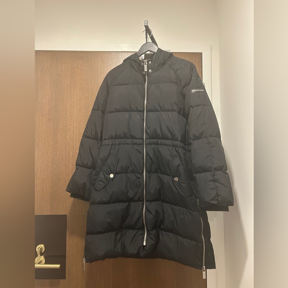 MICHAEL MICHAEL KORS
Quilted Puffer Coat black